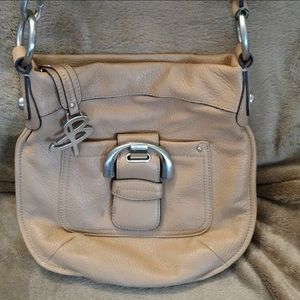 BMakowsky tan leather crossbody purse